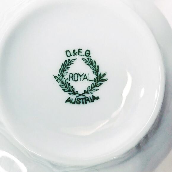 Antique O & E G Oscar and Edgar Gutherz Royal Austria Cream Soup Cup and Saucer - Picture 6 of 6